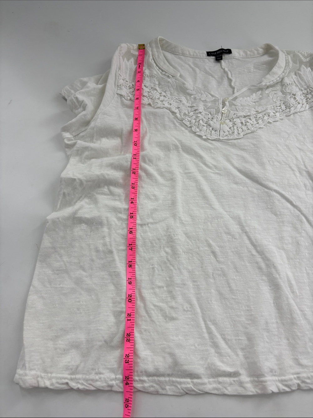 Lane Bryant White Embroidered V‑Neck Short Sleeve Top 22/24 - Picture 5 of 6